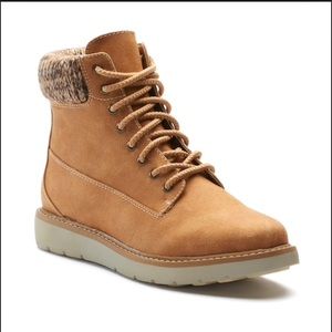 Tan fall/winter boots